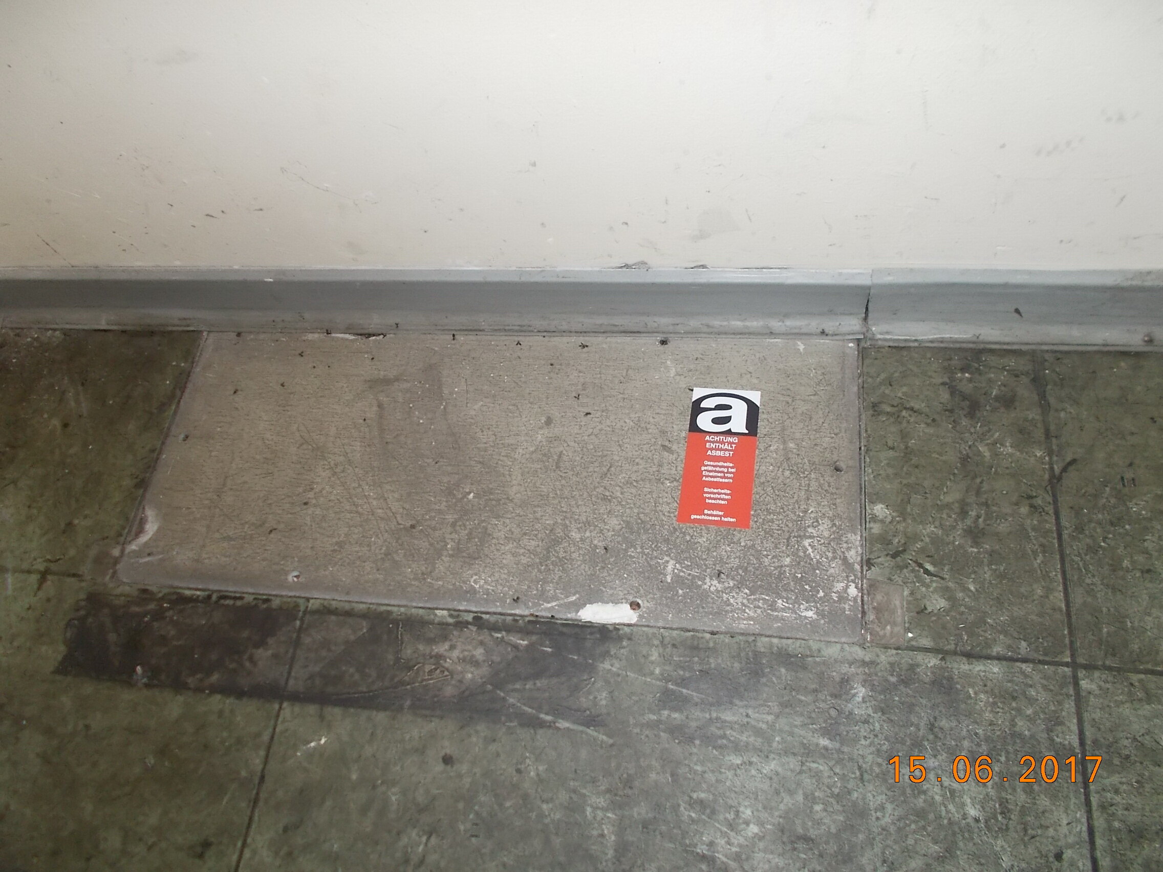 Asbesthaus - Site: Asbestos-containing screeds, leveling compounds | © 2019, CRB Analyse Service GmbH | © CRB Analyse Service GmbH